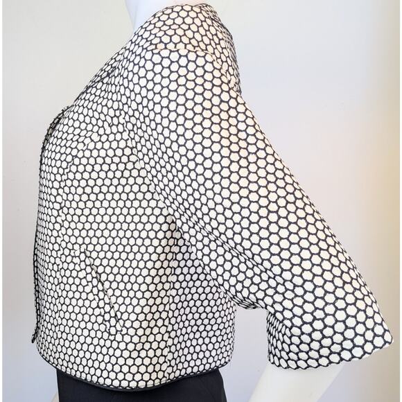 ANN TAYLOR Crop Swing Blazer 2 White Black Silk Embroidered Honeycomb Pattern - Picture 5 of 11